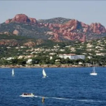 Agay Plage 9 Apartamento *